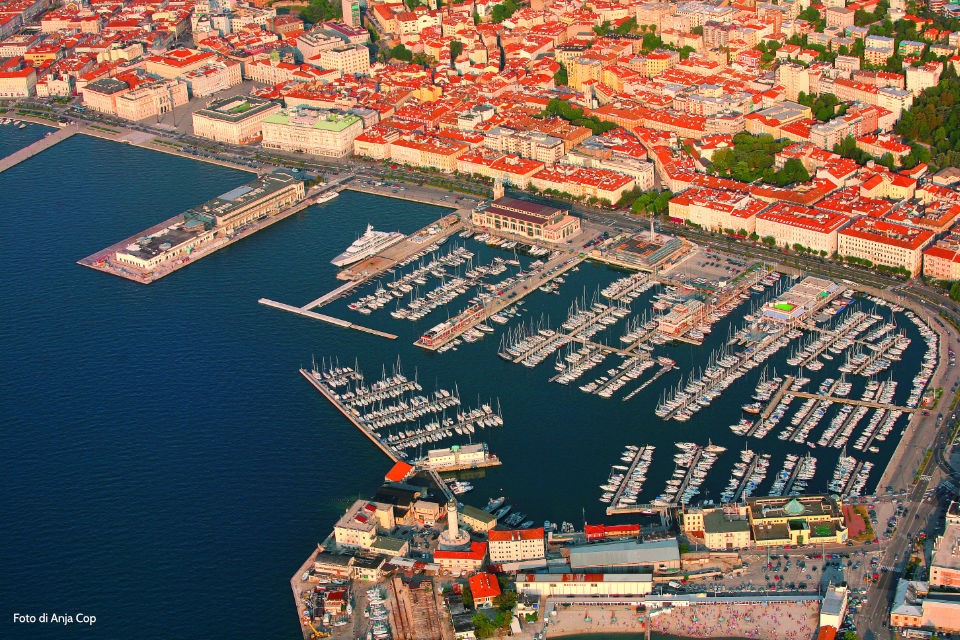 Trieste, veduta aerea (foto di Anja Cop)