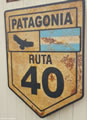 Il logo della leggendaria Ruta 40, che percorre per più di 5000 km l'Argentina da Cabo Vírgenes, a sud, a La Quiaca, a nord, al confine con la Bolivia